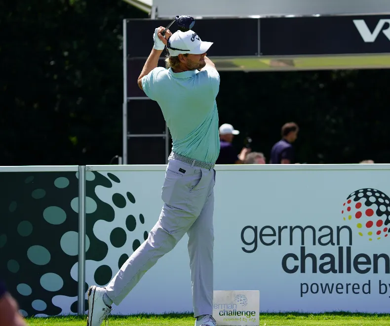 Filip Mruzek dominiert in Runde 1 der German Challenge