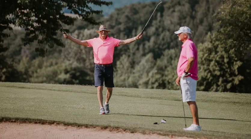 Oberaulaer Golfdamen spielen für die Brustkrebsvorsorge