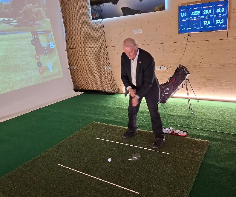 Moderne Simulator- und Abschlaghalle nun auch in Einbeck