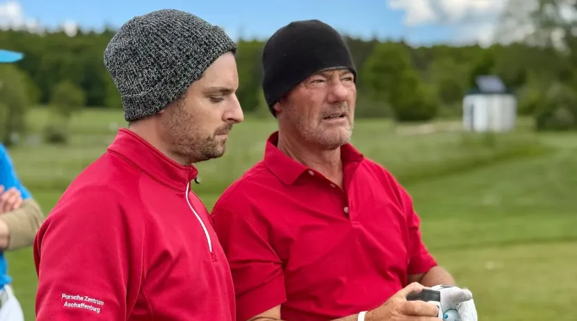 Major-Sieger Alex Cejka schlägt bei der Deutschen Golf Liga ab