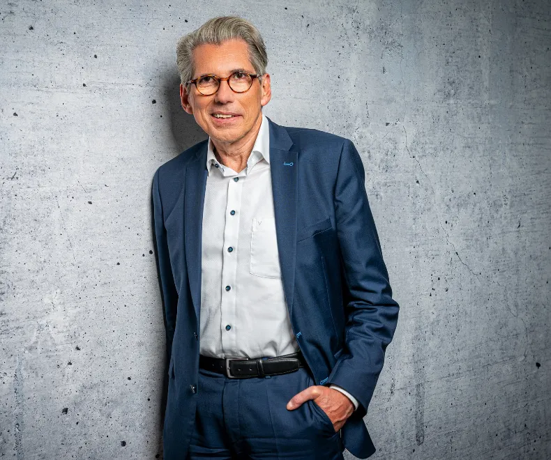 2027 droht 12 Milliarden-Lücke in der GKV: DAK-Chef fordert 3-Stufen-Plan für Kassenbeiträge