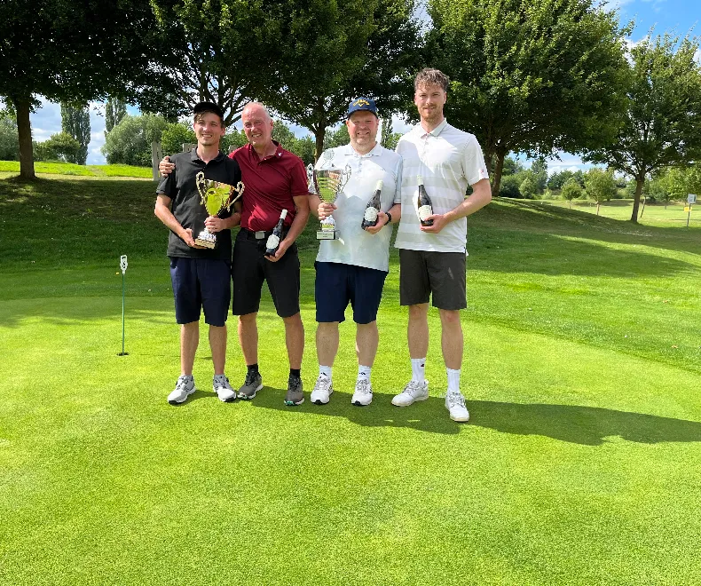 Golfpark Gudensberg: Wer holt sich die Mohrrübe? Golfpark Gudensberg: Wer holt sich die Mohrrübe?