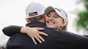 154 Meter, Eisen 5, rein ins Glück: Laura Götz vom 1. GC Fürth jubelt über das erste Hole-in-One der DGL-Saison 2026