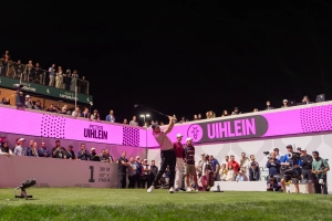 Peter Uihlein von den RangeGoats an Bahn 1