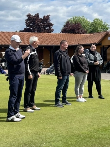 Begrüßung der  Spieler vlnr. Spielführer Siegfried Streckhardt, Präsident Jürgen Sattler, Ausrichter Familie Dörenkämper