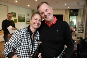 Wenn Präzision gefragt ist: Die Lokalmatadoren Daniela Ebert und Michael Blum legten ihre Bälle nahe an die Fahne. 