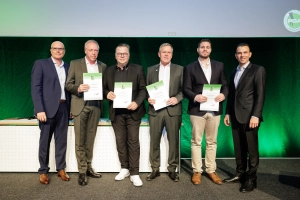 PGA Schatzmeister Ralf Puetter, Achim Lehnstaedt, Ralf Berhorst, Peter Wolfenstetter, Christian Elsesser und PGA Präsident Kariem Baraka